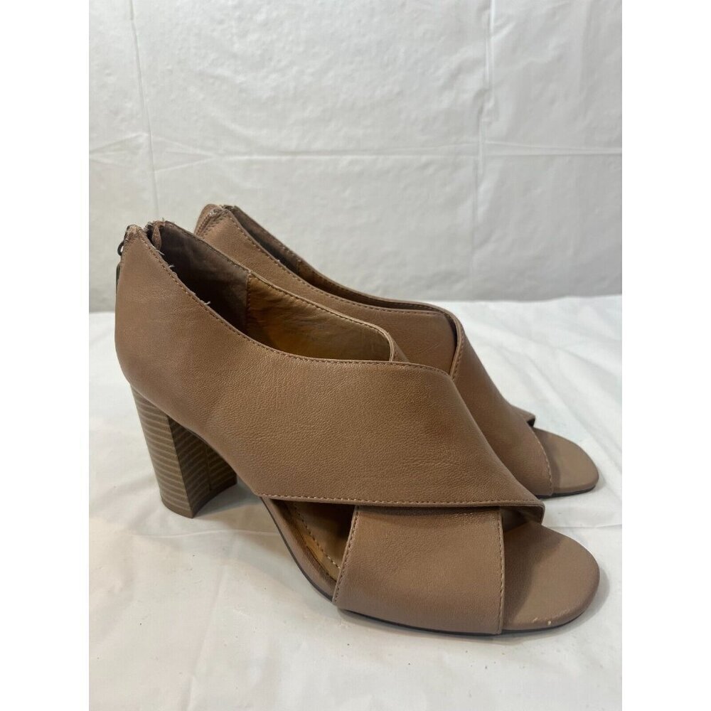 CP Buff Leather Crisscross zip Back Sandal size 6